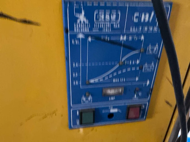 Acculader heftruck - afbeelding 2 van  4