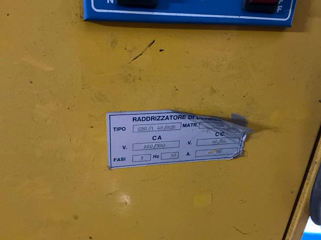 Acculader heftruck - afbeelding 3 van  4