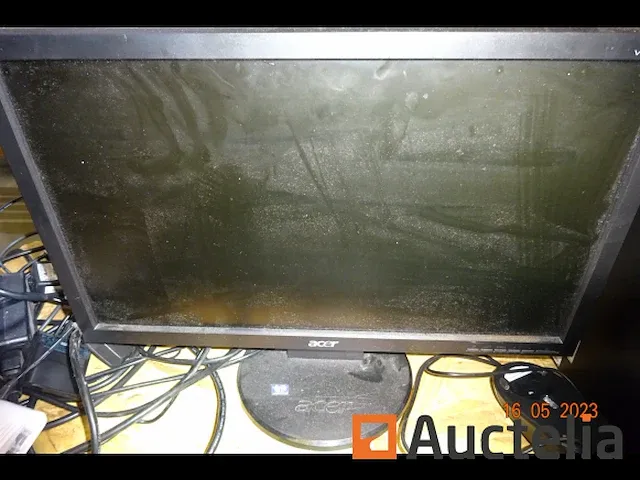 Acer scherm + asus pc tower - afbeelding 1 van  3