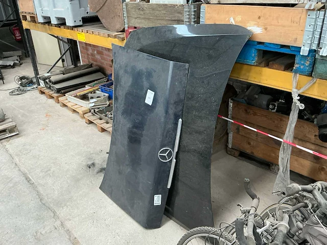 Achterklep en motorkap - afbeelding 1 van  8