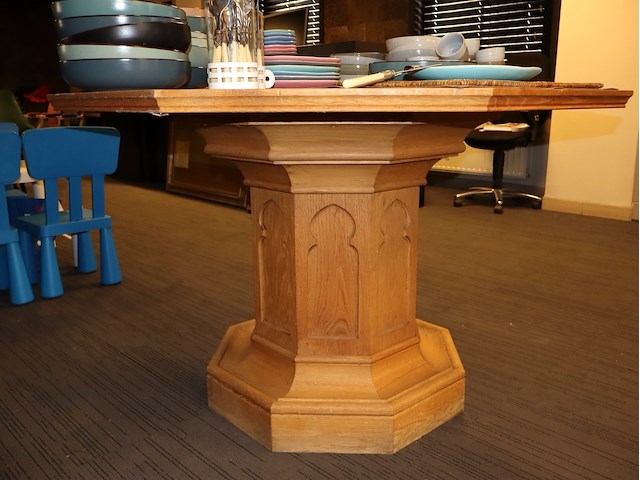 Achthoekige tafel - afbeelding 2 van  3