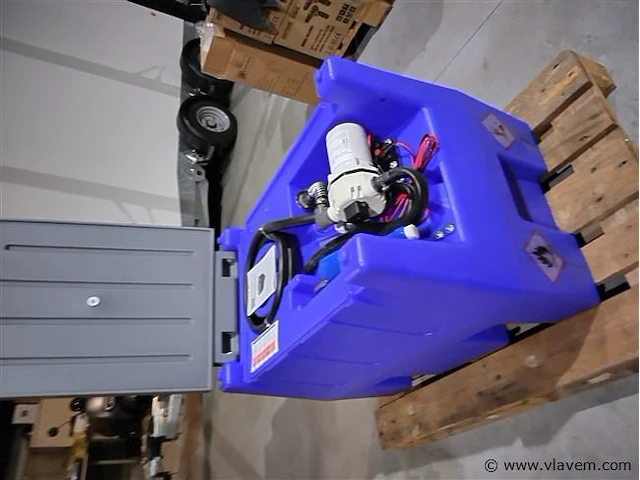 Ad bleu tank ibc 220 liter - afbeelding 6 van  9
