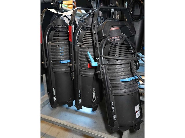 Adb - projector profile warp 12° -> 30° (set of 3 pcs) - afbeelding 2 van  2