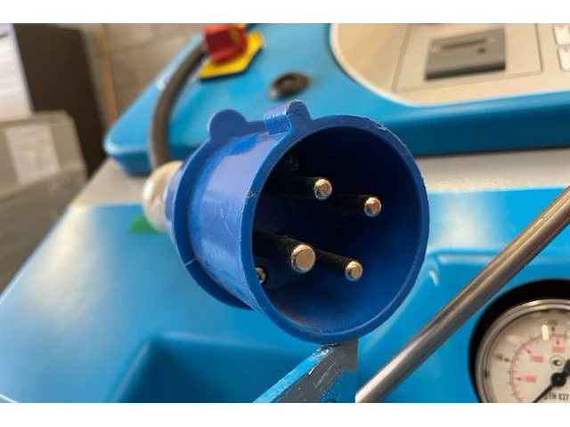 Ademlucht compressor bauer - afbeelding 12 van  13