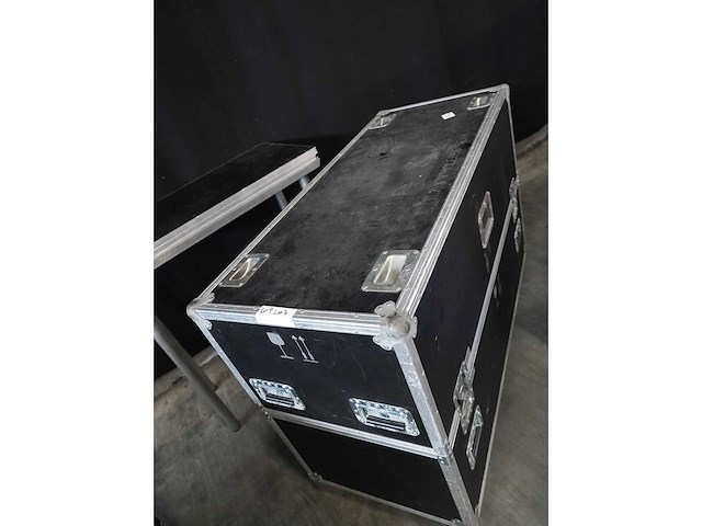 Aed - flightcase - video - afbeelding 1 van  2