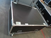 Aed - flightcase for panasonic pt-rq50 + rental frame - video - afbeelding 1 van  3