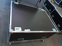 Aed - flightcase for panasonic pt-rq50 + rental frame - video - afbeelding 1 van  3