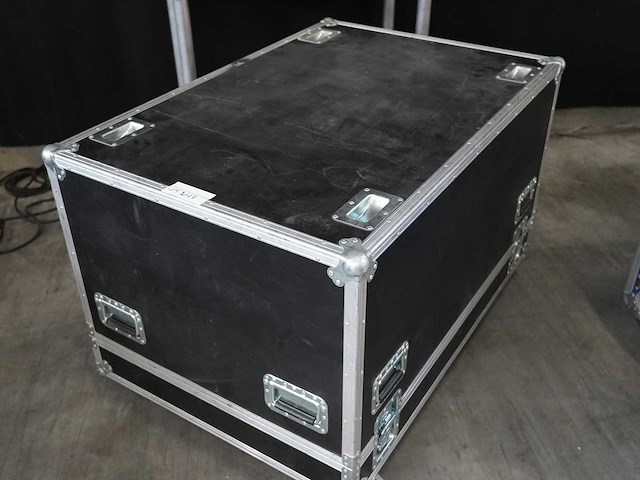 Aed - flightcase projector - video - afbeelding 1 van  2