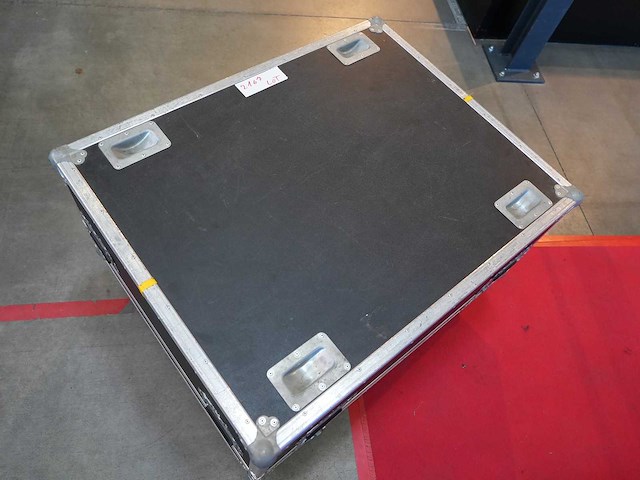 Aed - flightcase projector - video - afbeelding 1 van  3