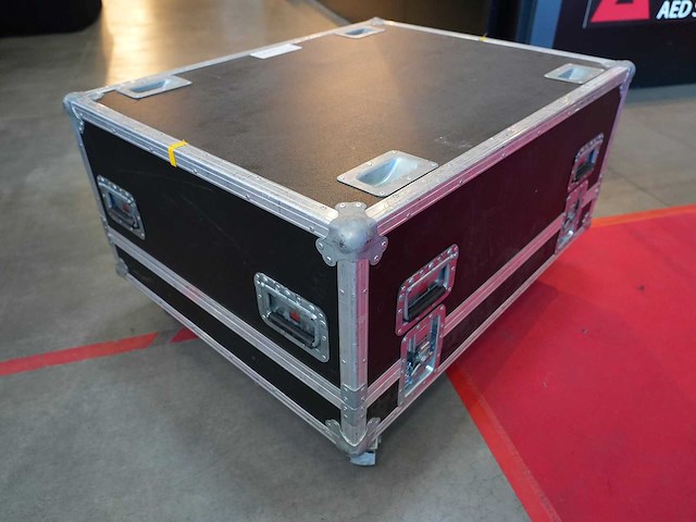Aed - flightcase projector - video - afbeelding 2 van  3