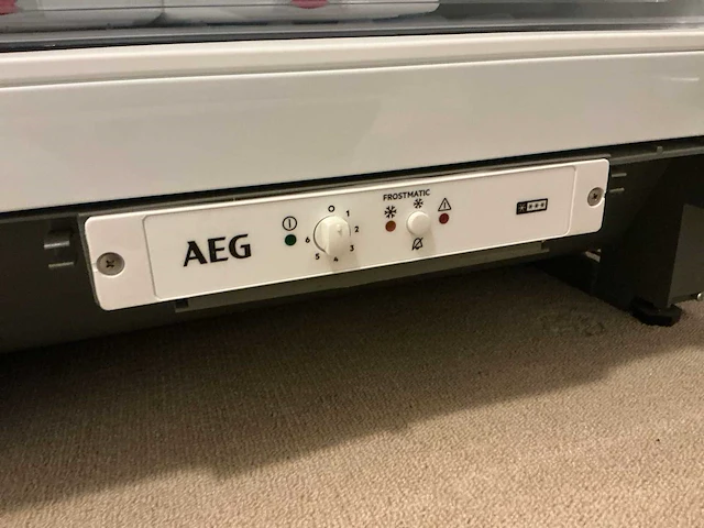 Aeg - abb68211af - inbouwdiepvries - afbeelding 8 van  11