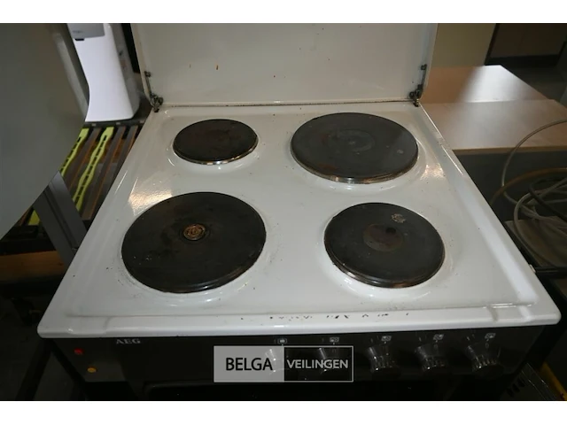 Aeg fornuis met oven - afbeelding 4 van  6
