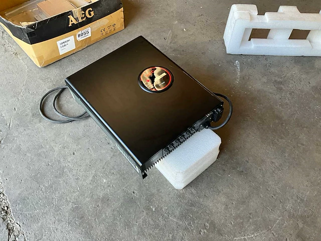 Aeg pv4600 omvormer - afbeelding 1 van  9
