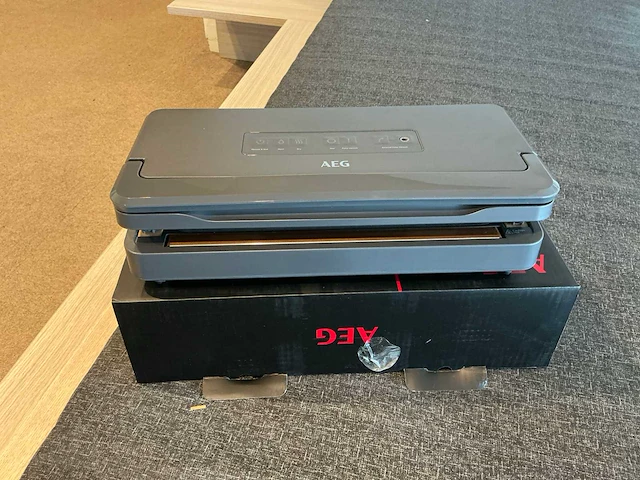 Aeg vacuümmachine (6x) - afbeelding 1 van  13