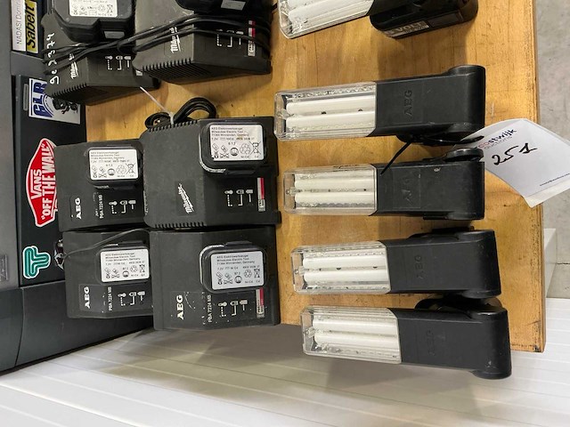 Aeg/milwaukee 71364 winnenden pl option acculampen (4x) - afbeelding 2 van  7