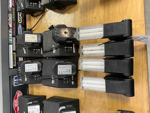 Aeg/milwaukee 71364 winnenden pl option acculampen (4x) - afbeelding 1 van  4