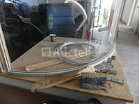 Afgeronde plexiglas wand - afbeelding 1 van  4