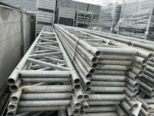 Afixfast steiger ligger (10x) - afbeelding 1 van  2