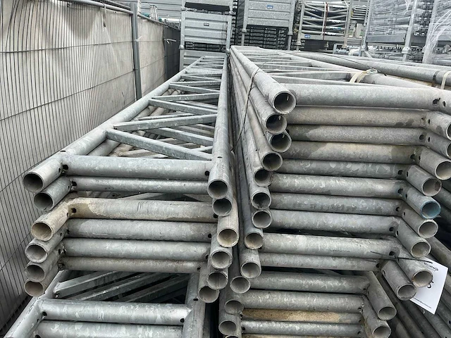 Afixfast steiger ligger (16x) - afbeelding 1 van  2