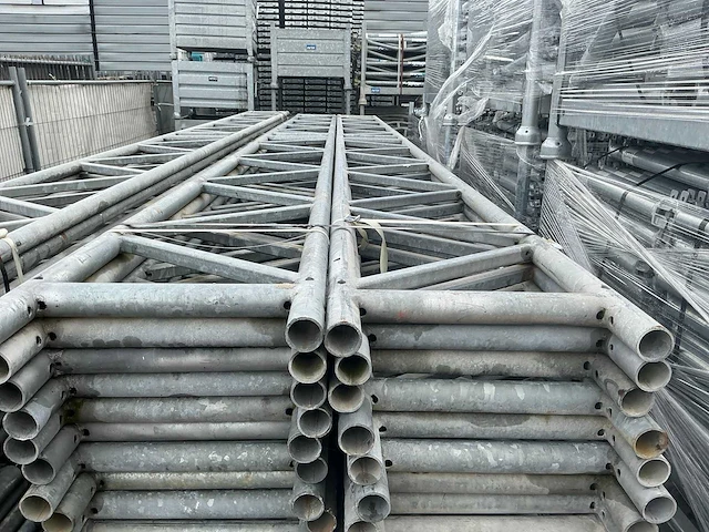 Afixfast steiger ligger (20x) - afbeelding 1 van  2