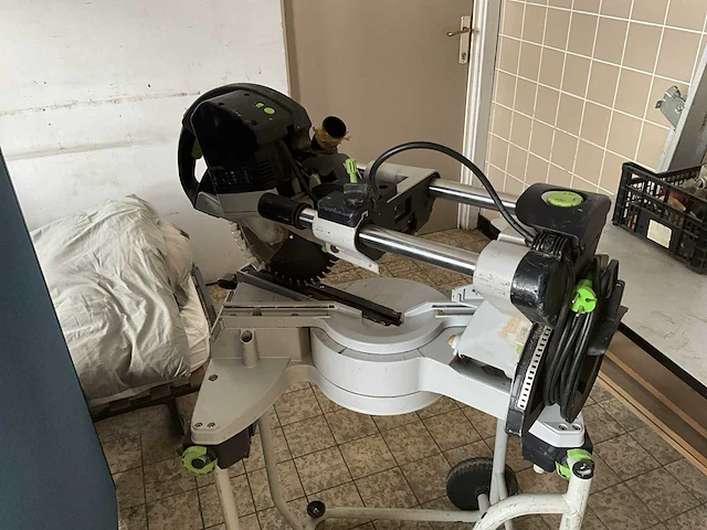 Afkortcirkelzaagmachine festool ks 120 eb - afbeelding 1 van  9