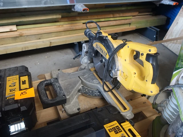 Afkortzaag dewalt - afbeelding 2 van  3