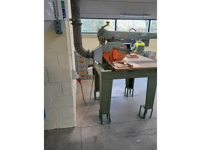Afkortzaag dewalt - afbeelding 4 van  7