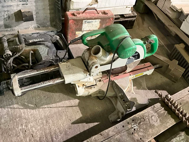 Afkortzaag hitachi c10fsh - afbeelding 2 van  5