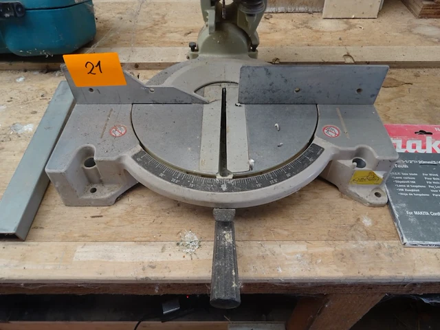 Afkortzaag makita - afbeelding 3 van  7