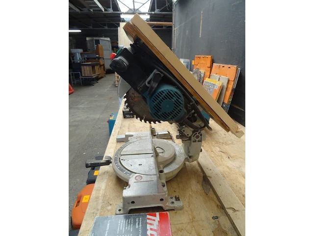 Afkortzaag makita - afbeelding 5 van  7