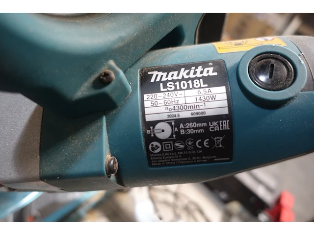 Afkortzaag makita - afbeelding 3 van  3