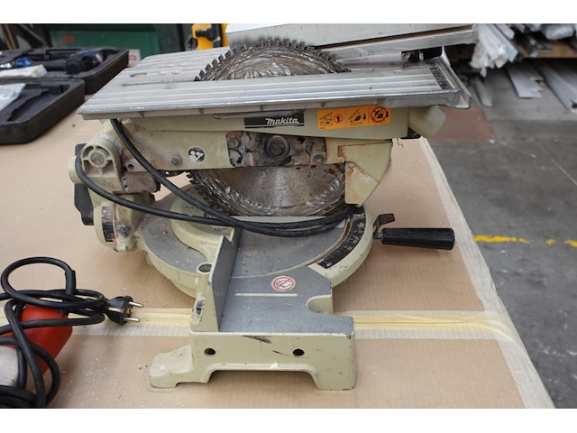 Afkortzaag makita - afbeelding 2 van  3