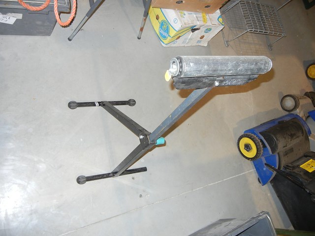 Afkortzaag met steunhouder - afbeelding 1 van  4