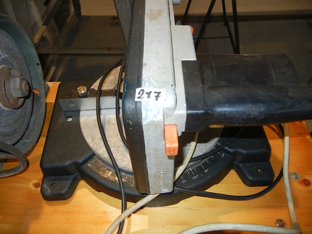 Afkortzaag met steunhouder - afbeelding 2 van  4