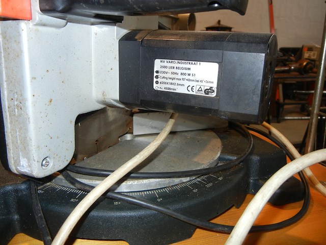 Afkortzaag met steunhouder - afbeelding 4 van  4