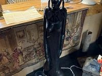 Afrikaans beeld uit hardhout - afbeelding 1 van  2