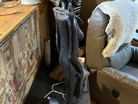 Afrikaans beeld uit hardhout - afbeelding 2 van  2