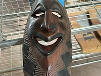 Afrikaans masker sculptuur - afbeelding 1 van  4