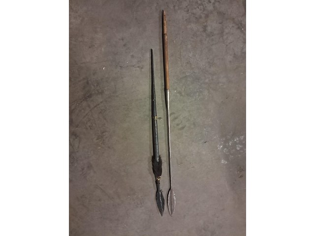 Afrikaanse speren 2 stuks (1v 990mm en 1v 1150mm) - afbeelding 1 van  3