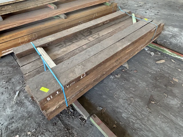 Afrormosia balken - lengtes +/- 3200mm - 3600mm - afbeelding 2 van  3