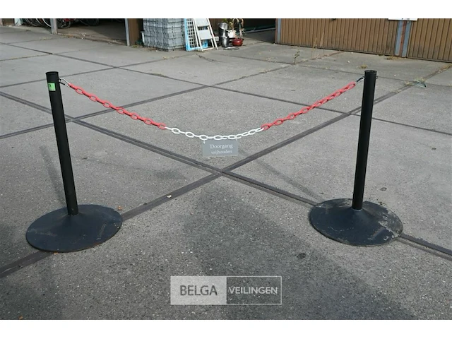 Afsluitpaaltjes met pvc ketting - afbeelding 2 van  5