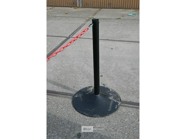 Afsluitpaaltjes met pvc ketting - afbeelding 3 van  5