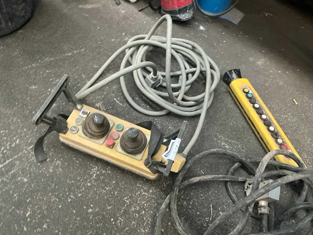 Afstandsbediening voor bovenloopkraan (2x) - afbeelding 4 van  4