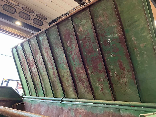 Afvalcontainer met haakarm - afbeelding 12 van  12