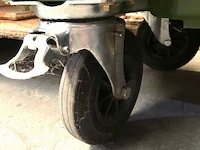 Afvalcontainer op wielen met inhoud - afbeelding 6 van  6