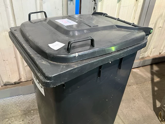 Afvalcontainer - afbeelding 1 van  2