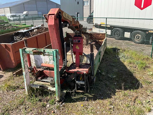 Afzet afvalcontainer met palfinger pk9001 laadkraan - afbeelding 1 van  26