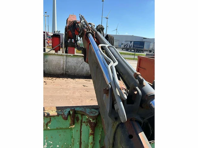 Afzet afvalcontainer met palfinger pk9001 laadkraan - afbeelding 23 van  26