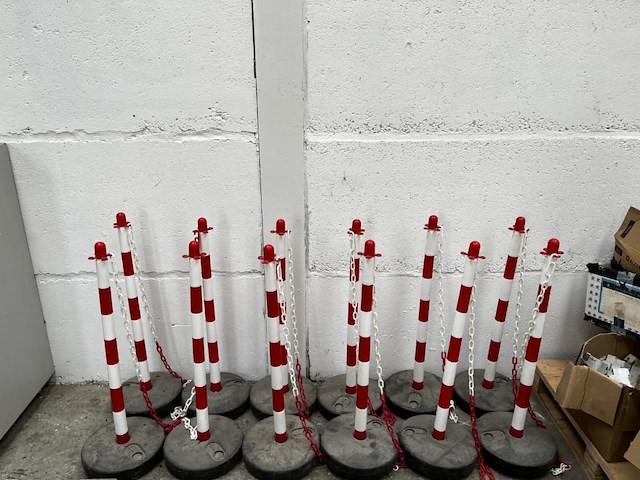 Afzetpalen met ketting - afbeelding 2 van  3