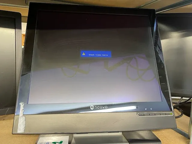 Ag neovo pc scherm - afbeelding 1 van  4